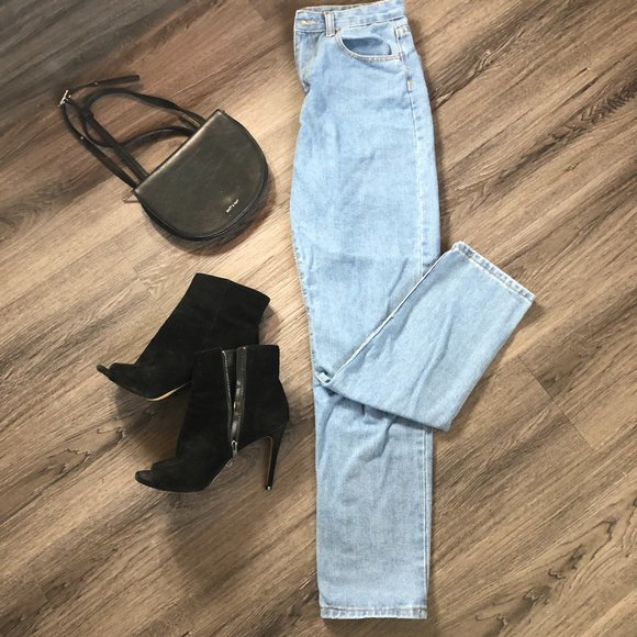 Mom Jeans - Picture 1 of 2